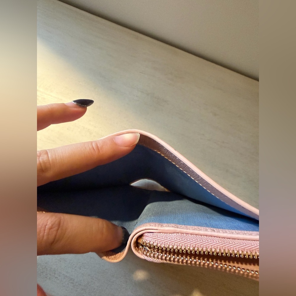 Gucci Mini Wallet With Gucci Script - image 8